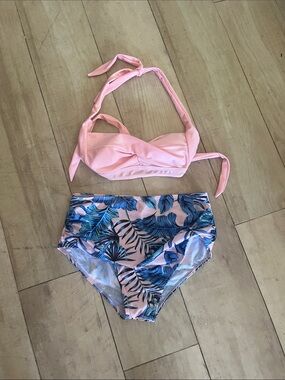 Women’s Two-Piece Pink Bikini Set with Blue Leaf Print